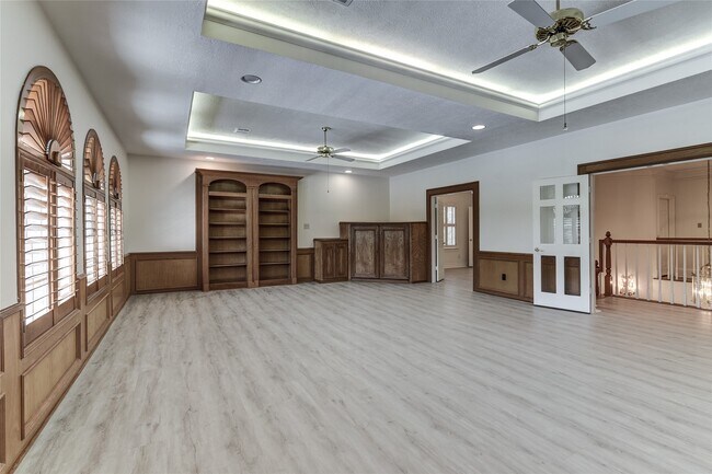 Building Photo - 90 Heathrow Ln