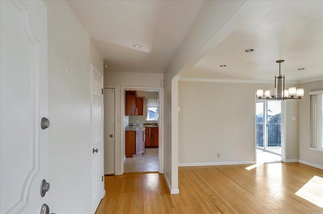 Building Photo - 1431 Niles Ave