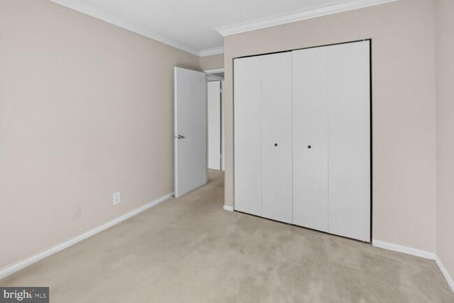 Building Photo - 5915 Tamar Dr