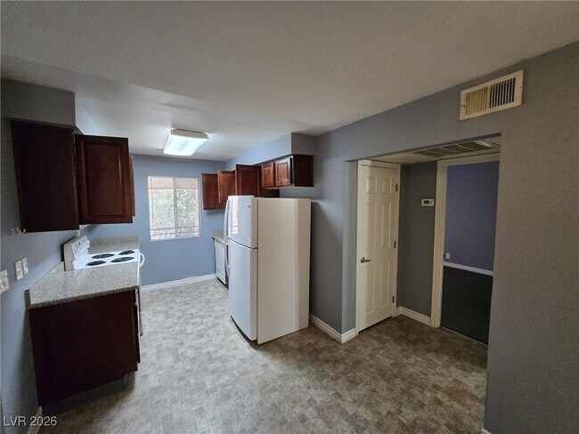 Building Photo - 5060 Indian River Dr