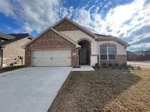 Building Photo - 14869 Nightmist Rd