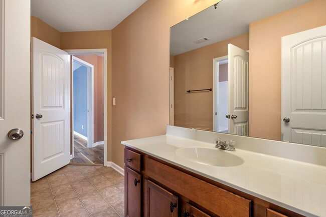 Building Photo - 3325 Earhart Way