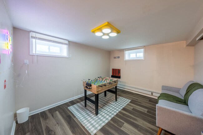 Building Photo - 810 Walnut St