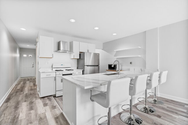 Building Photo - 1726 N Kedzie Ave