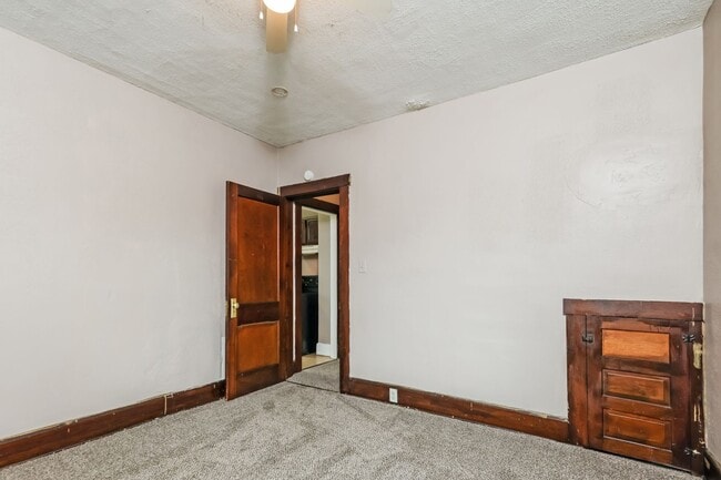 Building Photo - 327-329-329 N Shaffer St