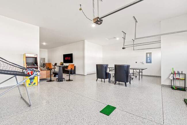 Building Photo - 10053 W Lyrical Dr