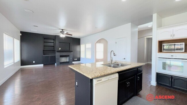 Building Photo - Stunning 3 Bedroom Home In Rosedale!