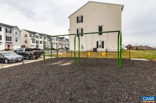 Building Photo - 2033 Elm Tree Ct