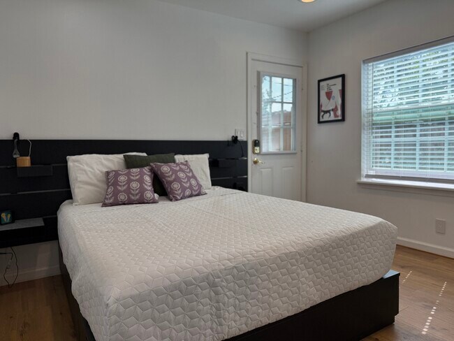 Building Photo - Spring Lawson