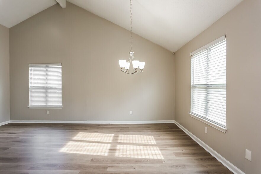 Building Photo - 359 Tait Rd