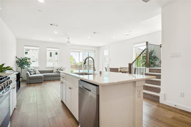Building Photo - 3811 Rosemont Dr