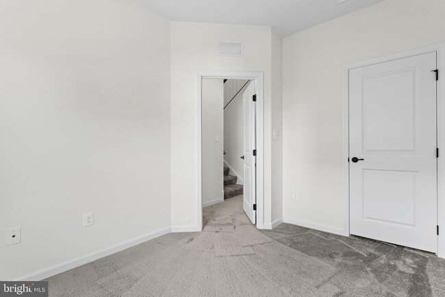 Building Photo - 6405 Walcott Ln
