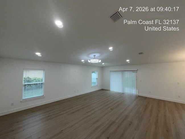 Building Photo - Beautifully Appointed New Home