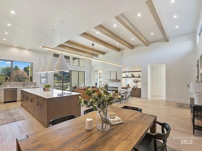 Building Photo - Custome build in Movado Estates