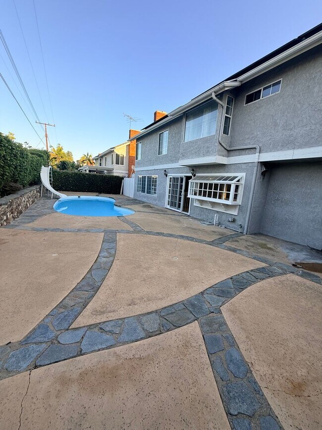 Building Photo - **COMING SOON**5BD/4BA POOL HOME IN ALTA VISTA SOUTH | SOLAR SAVINGS | $6,500/mo