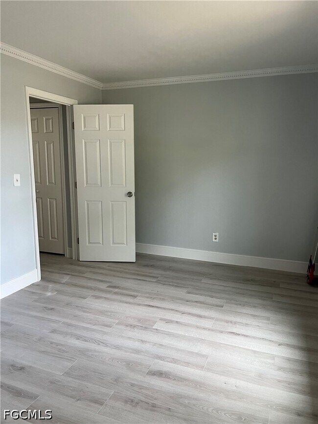 Building Photo - 5111 SW Courtyards Ct