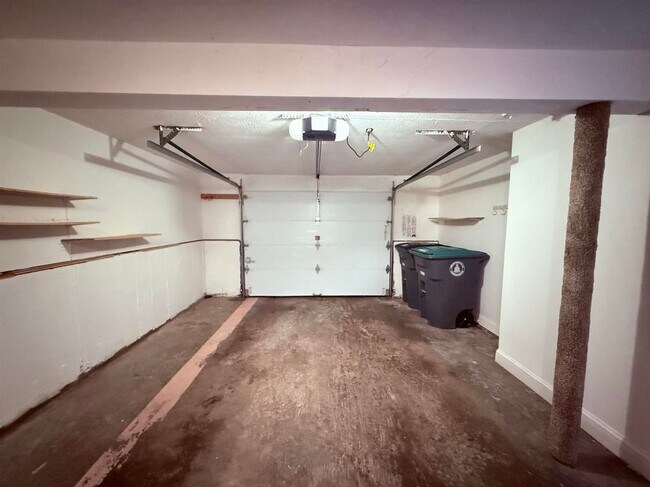 Building Photo - 158 Tina Dr