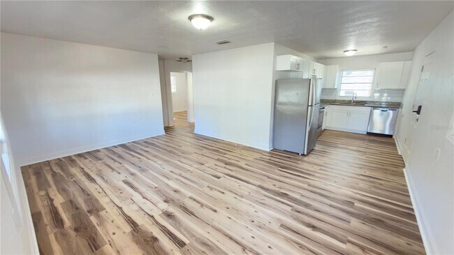 Building Photo - 5625 5th St