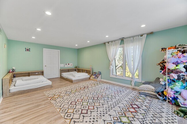 Building Photo - 2419 Cumberland Cir