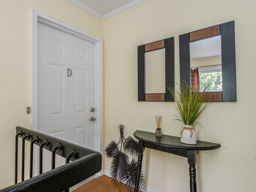 Building Photo - 2600 Park Rd