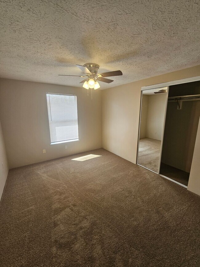 Building Photo - Cozy 3Bed/2Ba Brick Home Convenient to Shopping, Dining & Tyndall AFB! *1/2 OFF 1st Month's Rent!*