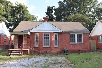Building Photo - 2- Bedroom Bungalow Beauty