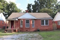 Building Photo - 2- Bedroom Bungalow Beauty