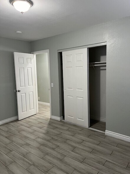 Building Photo - 16588 Vine St