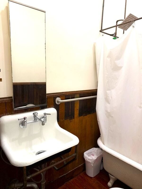 Building Photo - 1656 S Throop St
