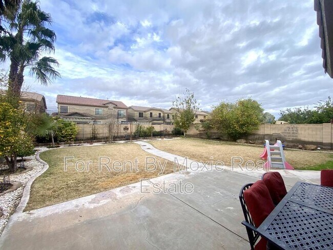 Building Photo - 44342 Yucca Ln