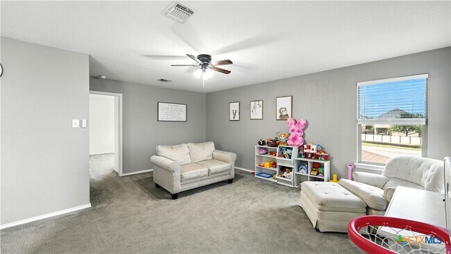 Building Photo - 208 Gatewood Clf