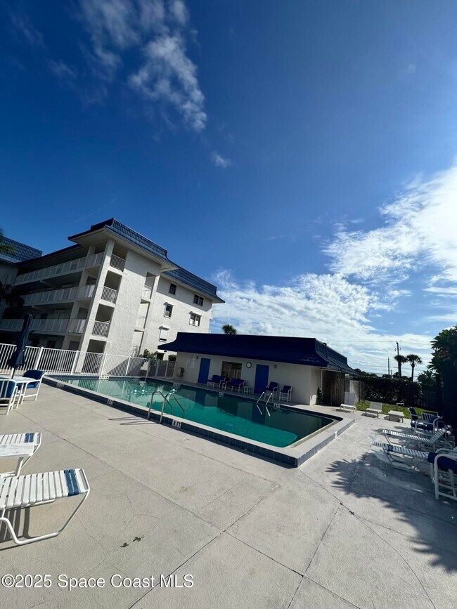 Building Photo - 2160 N Hwy A1A