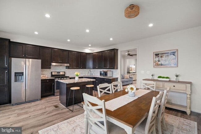 Building Photo - 15981 Marsh Pl