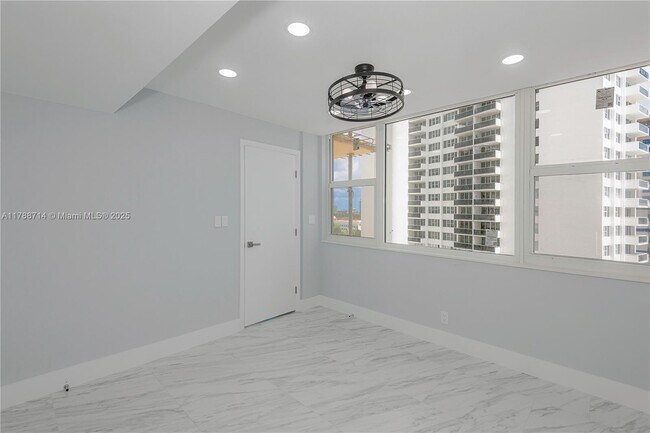 Building Photo - 3180 S Ocean Dr