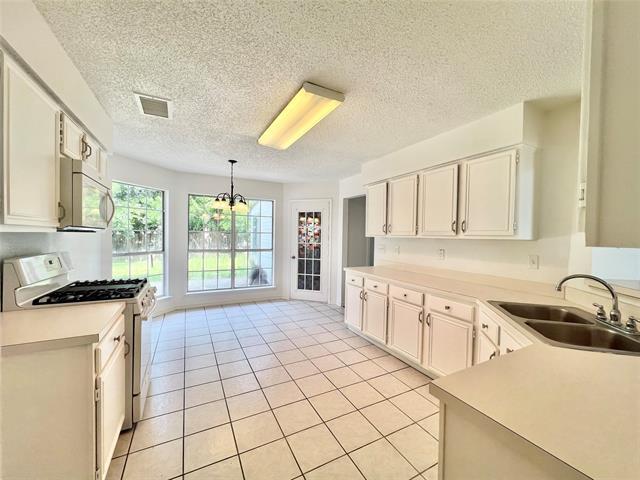Building Photo - 7420 Blackthorn Dr