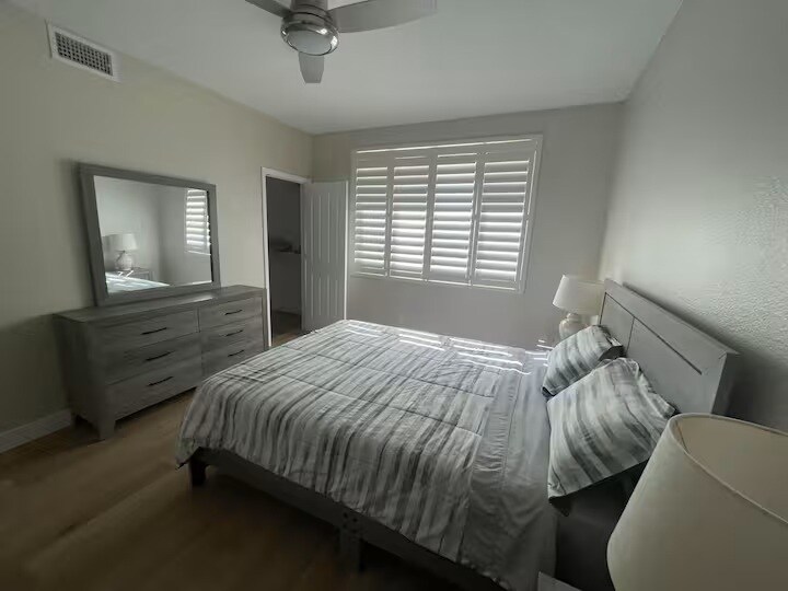 FIRST BEDROOM WITH WALKING CLOSET - 16013 S Desert Foothills Pky