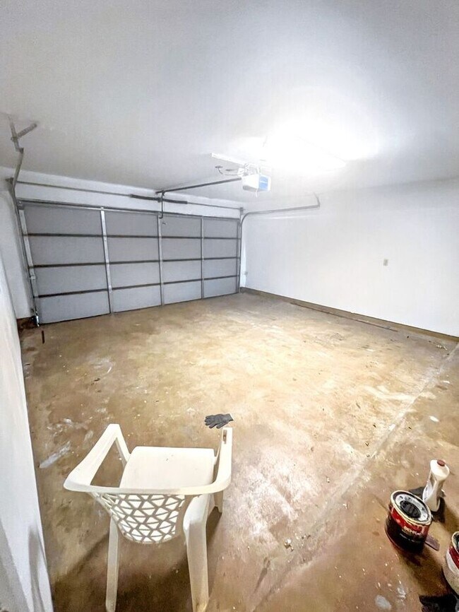 Building Photo - Welcome to your new house!