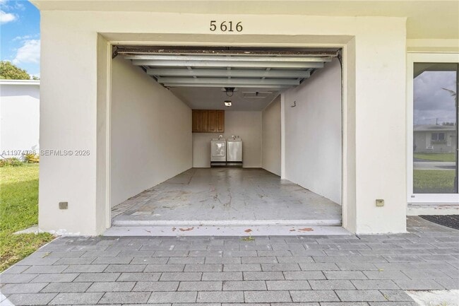 Building Photo - 5616 NW 48th Way