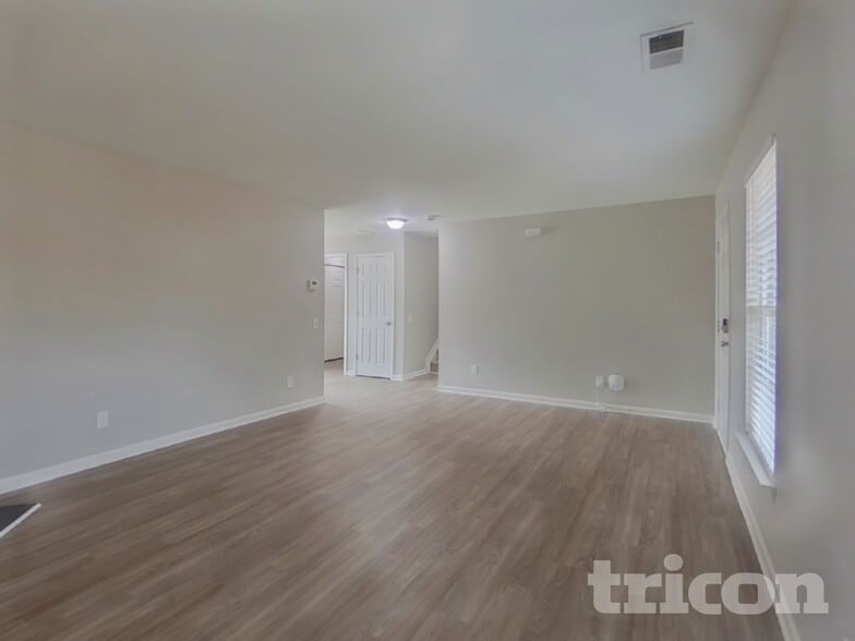 Building Photo - 1305 Peach Park Ln