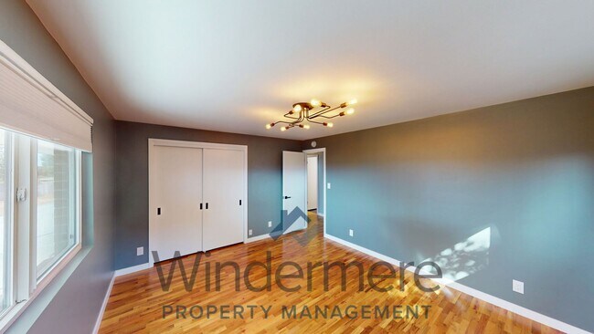 Building Photo - 2348 Frazier Dr