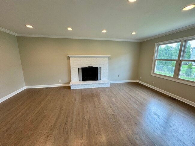 Building Photo - 1527 Windsor Ct