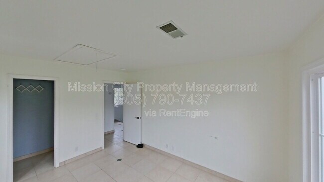 Building Photo - 432 Via Rosa