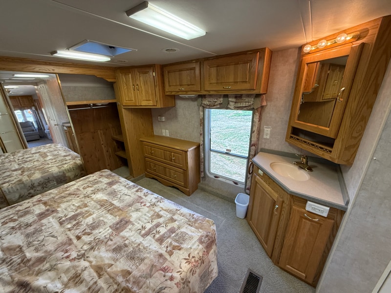 Building Photo - 911-924 24 Rd