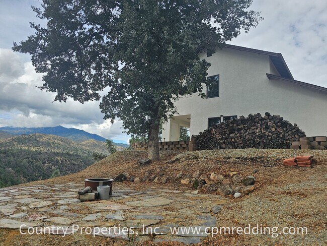 Building Photo - Amazing Short-Term Housing Opportunity in a Custom 4-Bedroom House!