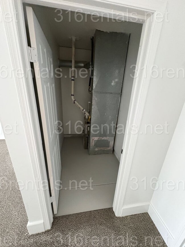 Building Photo - 6446 Mabel St