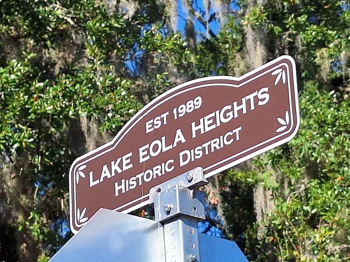 We are in the Lake Eola /Thornton Park Historical District - 644 E Harwood St