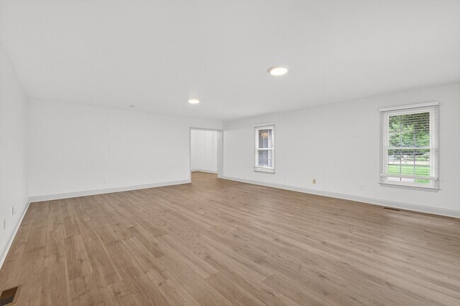 Building Photo - 1015 Brinkley Rd