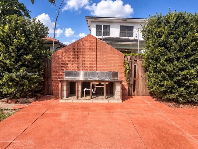 Building Photo - 2902 SW 149th Pl