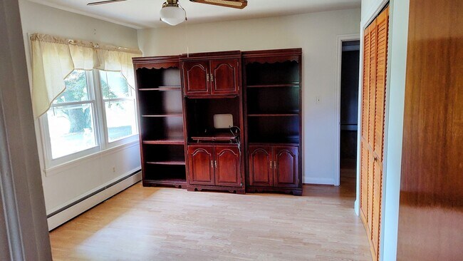 Building Photo - JARRETTSVILLE SINGLE FAMILY HOME ON WORKING FARM