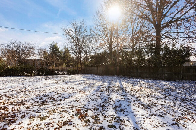 Building Photo - 703 SW 7 St